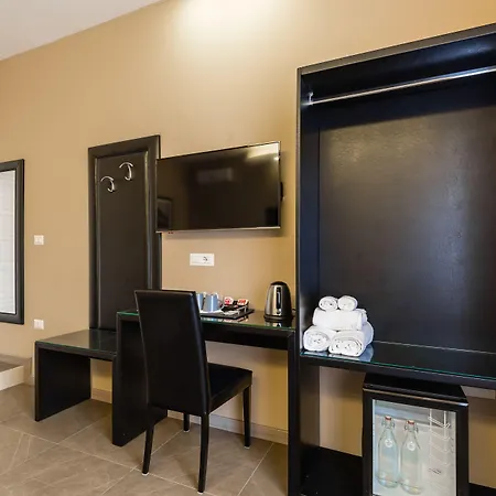 Bh Railway 招待所 那不勒斯