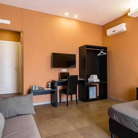 Bh Railway 3* Naples