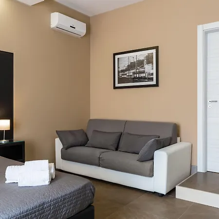 Bh Railway Guest house Naples